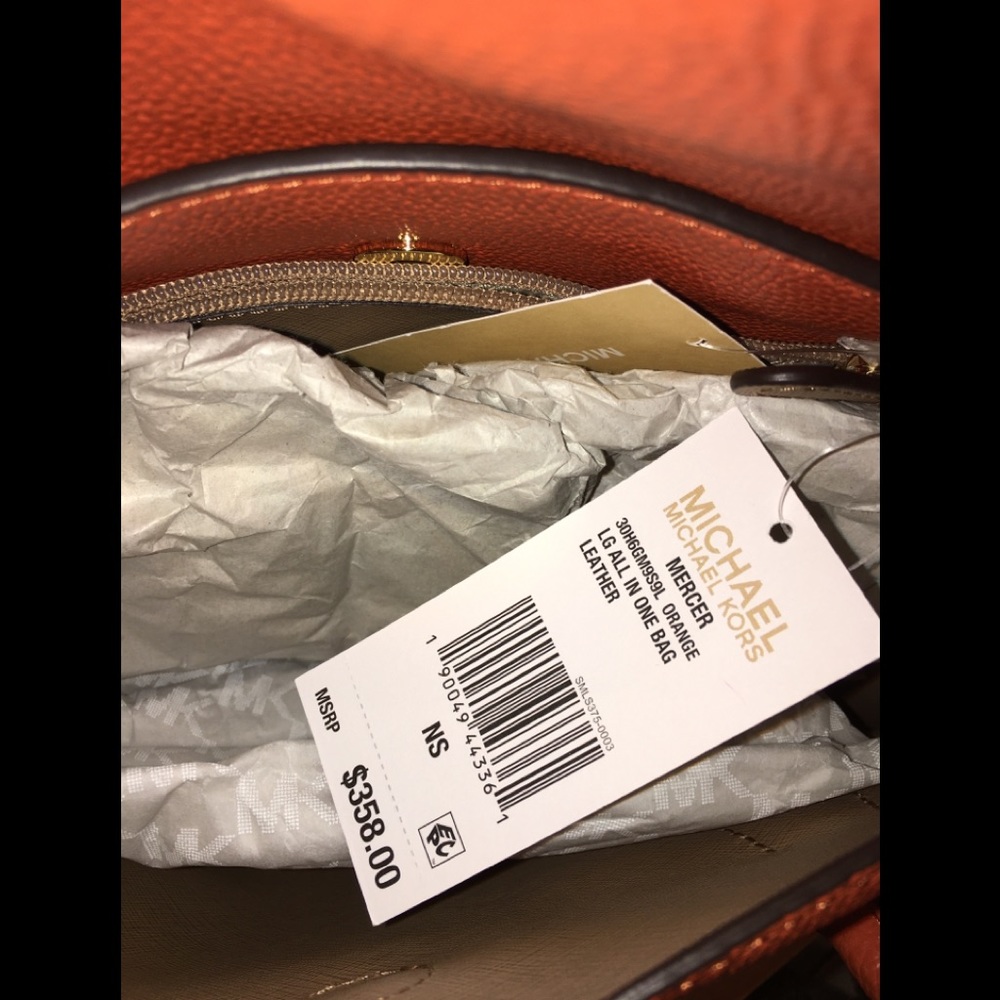 ⭐️⭐️⭐️⭐️4X HOST PICK⭐️⭐️⭐️⭐️ NWT 💯 Authentic Michael Kors All-In-One Bag - Picture 15 of 16